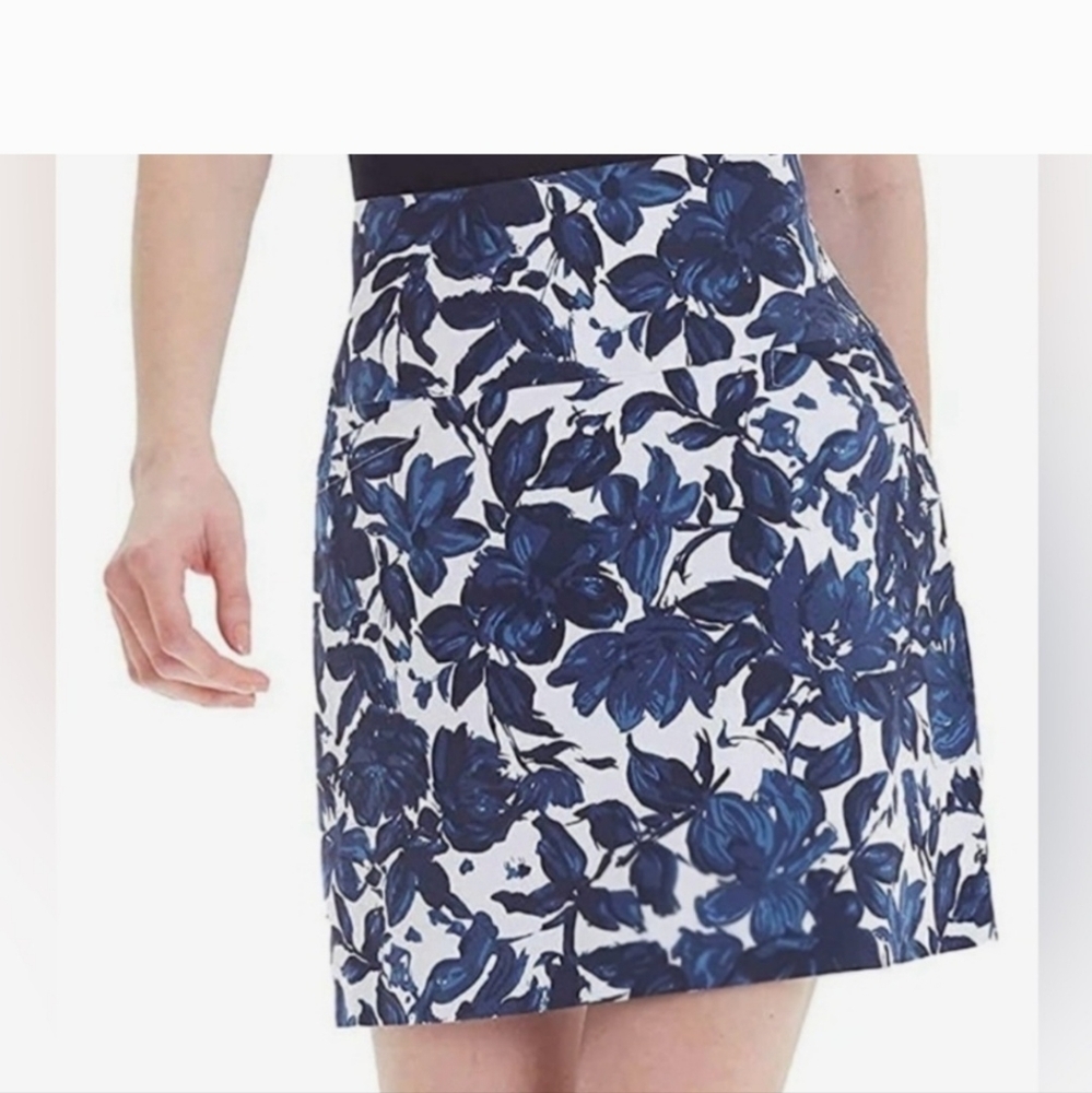 S.C. & CO. Women's Blue White Floral Pull On Skort Golf Tennis Size M Pockets